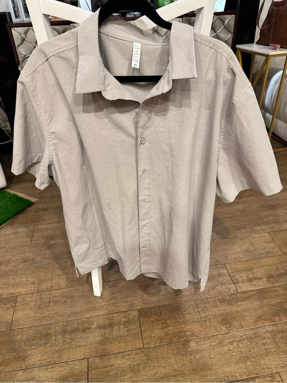 STYLUS Men's Short-Sleeve Button-Down Shirt in Light Taupe